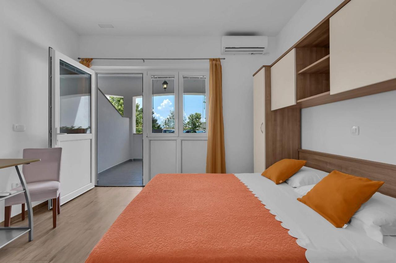 Sea Breeze Studios Tučepi Exteriör bild