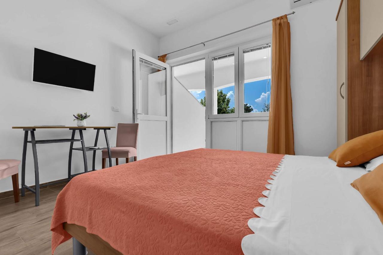 Sea Breeze Studios Tučepi Exteriör bild